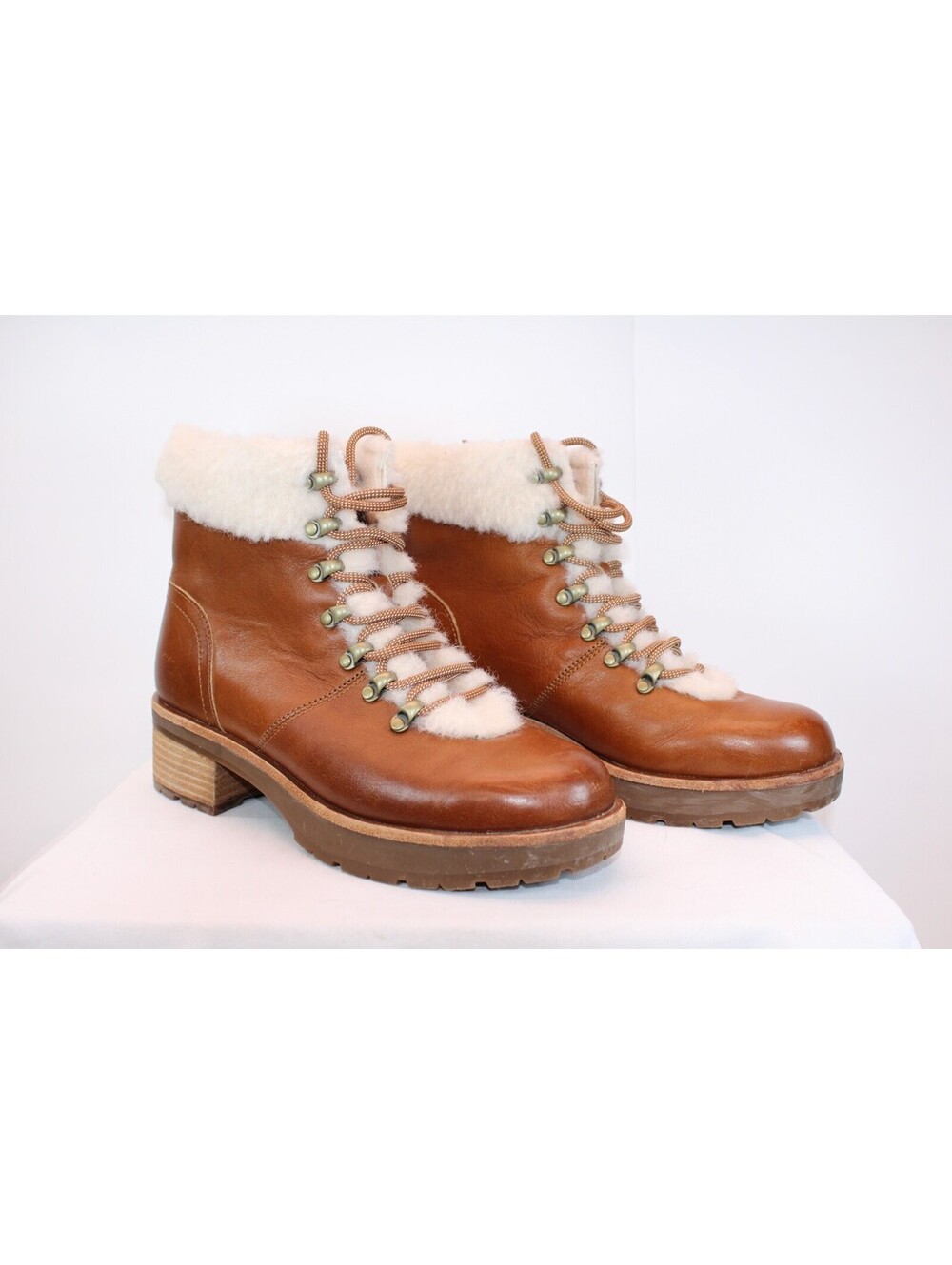 Kork-Ease Winslet Leather bootie lace front, upper shearling fr New Zealand 8M